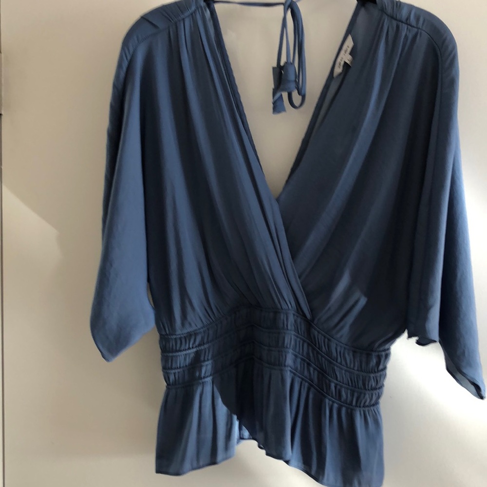 Beautiful date night top.